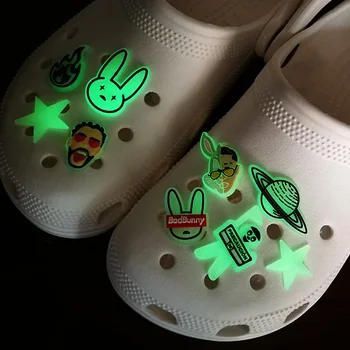 1pcs Mal Conejito de brillar en la Oscuridad Zapato Encantos Luminoso de PVC de Terror de Halloween Pin Croc Luz Hasta el Zapato de Decoración para Obstruir