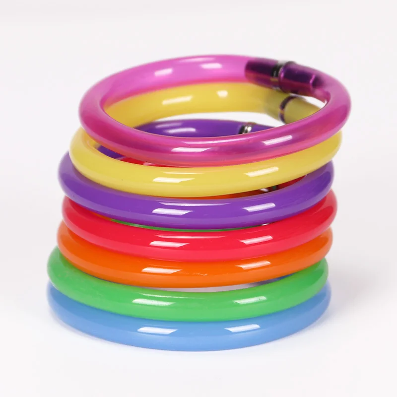 5 PCS Flexible de la Pluma de Bola Lindo de Plástico Suave brazalete Pulsera Brazalete Circlet Bolígrafos Escuela y artículos de oficina (Color al Azar)
